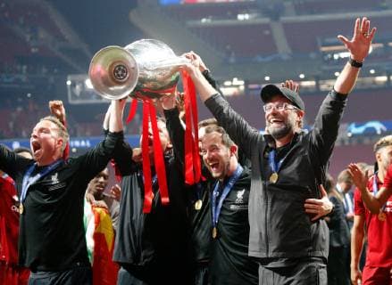 SOCCER - CL, Tottenham vs Liverpool MADRID,SPAIN,01.JUN.19 - SOCCER - UEFA Champions League, final, Tottenham Hotspur vs Liverpool FC. Image shows headcoach Juergen Klopp (Liverpool) and his staff holding the Champions League trophy. GEPAxpictures xDavidxRodriguez