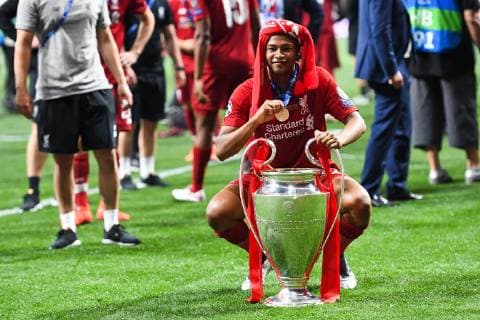190601 Rhian Brewster of Liverpool celebrate with the trophy after the UEFA Champions League final between Tottenham and Liverpool on June 1, 2019 in Madrid. Photo: Petter Arvidson BILDBYRAN kod PA 92302 Copyright: PETTERxARVIDSON BB190601PA248