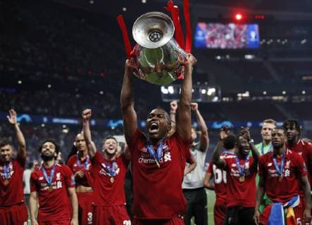 Daniel Sturridge of Liverpool lifts the cup during the UEFA Champions League match at Wanda Metropolitano Stadium, Madrid. Picture date: 1st June 2019. Picture credit should read: David Klein Sportimage EDITORIAL USE ONLY. No use with unauthorised audio, video, data, fixture lists, club league logos or live services. Online in-match use limited to 120 images, no video emulation. No use in betting, games or single club league player publications. SPI-0089-0091