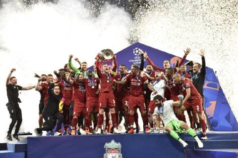 June 1, 2019 - Madrid, Spain - Jordan Henderson of Liverpool FC lifts the trophy with his team-mates at the end of the 2019 UEFA Champions League Final match between Tottenham Hotspur and Liverpool at Wanda Metropolitano Stadium, Madrid, Spain on 1 June 2019. Tottenham Hotspur v Liverpool - UEFA Champions League Final  - ZUMAn230 20190601_zaa_n230_468 Copyright: xGiuseppexMaffiax