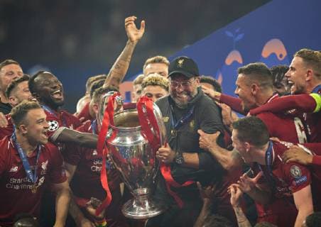 Madrid, 01.06.2019 Trainer Jürgen Klopp (Liverpool) mit Pokal, Xherdan Shaqiri (Liverpool), Naby Keita (Liverpool), James Milner (Liverpool), Dejan Lovren (Liverpool), Jordan Henderson (Liverpool) Tottenham Hotspur - FC Liverpool