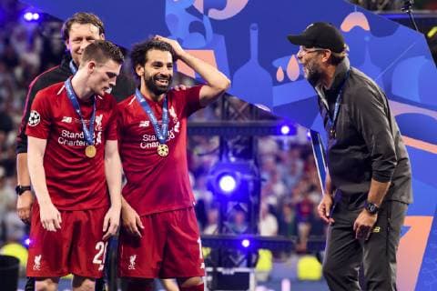 01.06.2019, xkvx, Fussball UEFA Champions League Finale, Tottenham Hotspur - FC Liverpool emspor, v.l. Head Coach Trainer Juergen Klopp (FC Liverpool) feiert mit dem Team Andrew Robertson (FC Liverpool), Mohamed Salah (FC Liverpool) (DFL DFB REGULATIONS PROHIBIT ANY USE OF PHOTOGRAPHS as IMAGE SEQUENCES and or QUASI-VIDEO) Madrid