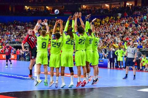 Handball, EHF CL, Final Four, FC Barcelona - HC Vardar Skopje VELUX EHF FINAL4 2019 VELUX EHF FINAL4 2019 Halbfinale Barca Lassa - HC Vardar 01.06.2019 LANXESS Arena Köln Dainis Kristopans ( 10 Vardar) - letzte Situation in der ersten Halbzeit - ohne Erfolg. Köln. 01.06.19 Handball , Nordrhein-Westfalen Deutschland