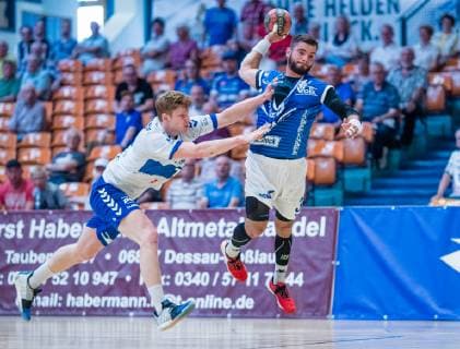 Justin Lee Milkow 27 (Dessau-Rosslauer HV 06) waehrend der Begegnung in der Handball 2. Bundesliga (Herren) - Saison 2018-2019 zwischen Dessau-Rosslauer HV 06 und TV 05-07 Hüttenberg in der Anhalt Arena am 1. June 2019 in Dessau-Rosslau, Sachsen Anhalt, Deutschland
