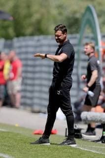 Aspach, Germany 30.05.2019, Deutsche A-Junioren-Meisterschaft, A-Junioren Finale VfB Stuttgart - BV Borussia Dortmund, Trainer Daniel Teufel (VfB U19) gestikuliert, Gestik ( Defodi-09-541-017299