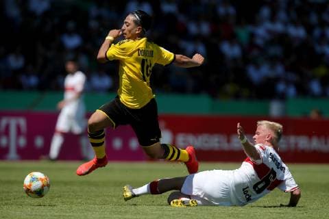 Aspach, Germany 30.05.2019, Deutsche A-Junioren-Meisterschaft, A-Junioren Finale VfB Stuttgart - BV Borussia Dortmund, Immanuel Pherai (BVB U19) und Per Lockl (VfB U19) im Zweikampf ( Defodi-09-541-017307