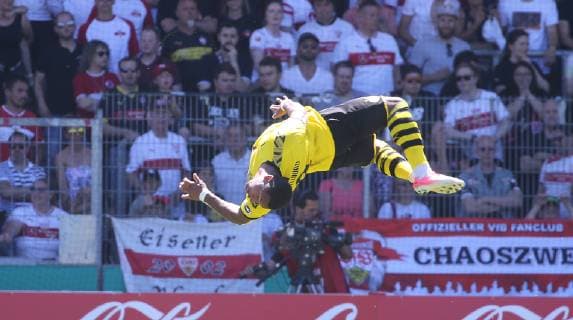 Finale Deutsche Meisterschaft A-Junioren U19 VfB Stuttgart - U19 Borussia Dortmund Deutschland, Großaspach, 02.06.2019, Fussball, A-Junioren, Finale Deutsche Meisterschaft, Saison 2018 2019, U19 VfB Stuttgart - U19 Borussia Dortmund: 3:4 Tor von Paul-Phlipp Besong ( Dortmund) mit Salto.
