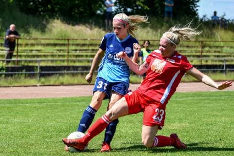 Antonio Hornberg (SG Andernach,31) wird von Nathalie Bock (Union Berlin,23) gestoppt, 02.06.2019, Andernach, Fussball, Relegation Aufstieg 2.Frauenbundesliga SG 99 Andernach - 1.FC Union Berlin, DFB DFL REGULATIONS PROHIBIT ANY USE OF PHOTOGRAPHS AS IMAGE SEQUENCES AND OR QUASI-VIDEO.