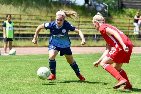 Zweikampf Antonio Hornberg (SG Andernach,31) mit Nathalie Bock (Union Berlin,23), 02.06.2019, Andernach, Fussball, Relegation Aufstieg 2.Frauenbundesliga SG 99 Andernach - 1.FC Union Berlin, DFB DFL REGULATIONS PROHIBIT ANY USE OF PHOTOGRAPHS AS IMAGE SEQUENCES AND OR QUASI-VIDEO.