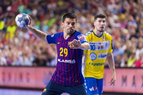 Köln, Deutschland 02. Juni 2019: Handball - EHF CL Spiel Platz 3 - FC Barcelona, Barca vs. PGE Vive Kielce v.li. Nemanja Ilic (Barcelona), Alex Dujshebaev (Kielce) Köln Lanxess Arena Deutschland