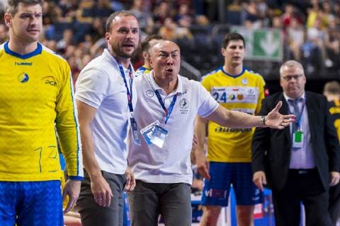 Köln, Deutschland 02. Juni 2019: Handball - EHF CL Spiel Platz 3 - FC Barcelona, Barca vs. PGE Vive Kielce Trainer Talant Dujshebaev (Kielce) aergerlich ärgerlich, sauer, wütend wuetend. schreit. tobt. Köln Lanxess Arena Deutschland