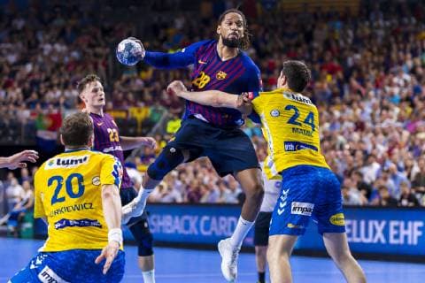 Köln, Deutschland 02. Juni 2019: Handball - EHF CL Spiel Platz 3 - FC Barcelona, Barca vs. PGE Vive Kielce v.li. Mariusz Jurkiewicz (Kielce), Gilberto Brito Duarte (Barcelona), Marko Mamic (Kielce) Köln Lanxess Arena Deutschland