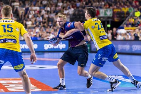 Köln, Deutschland 02. Juni 2019: Handball - EHF CL Spiel Platz 3 - FC Barcelona, Barca vs. PGE Vive Kielce v.li. Mateusz Jachlewski (Kielce), Aron Palmarsson (Barcelona), Marko Mamic (Kielce) Köln Lanxess Arena Deutschland