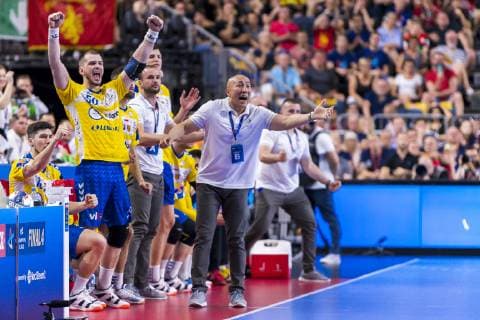 Köln, Deutschland 02. Juni 2019: Handball - EHF CL Spiel Platz 3 - FC Barcelona, Barca vs. PGE Vive Kielce Artsem Karalek (Kielce) Jubel Freude Emotion, Trainer Talant Dujshebaev (Kielce) Köln Lanxess Arena Deutschland