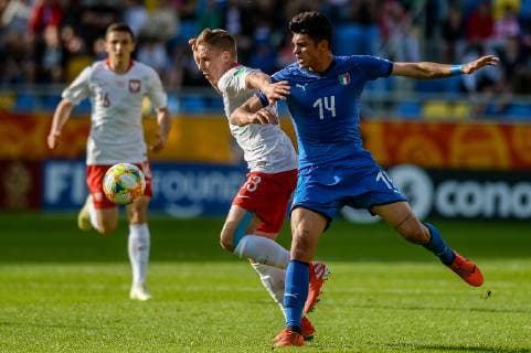 Fußball, U20 WM, Italien - Polen June 2, 2019 - Gdynia, Pomerania, Poland - Michal Skoras from Poland (L) and Raoul Bellanova from Italy (R) are seen in action during FIFA World Cup, WM, Weltmeisterschaft, Fussball U-20 1 8 final match between Poland - Italy at the City Stadium in Gdynia FIFA World Cup U-20: Poland - Italy - ZUMAs227 20190602_zip_s227_019 Copyright: xMateuszxSlodkowskix