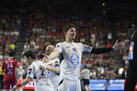 Riesenjubel bei Christian Dissinger (HC Vardar) und seinem Team nach dem 27:24-Sieg, Handball, Männer, Velux EHF Final Four, Finale, HC Vardar vs Telekom Veszprem, 02.06.19 Köln Lanxess-Arena Nordrhein-Westfalen Germany