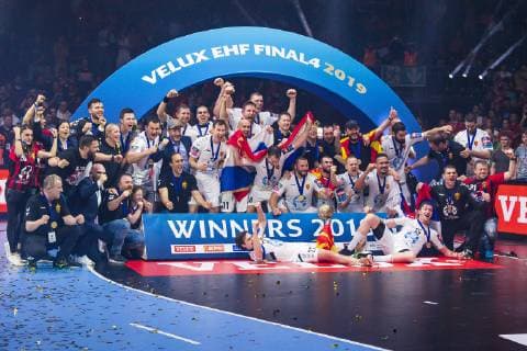 Köln, Deutschland 02. Juni 2019: Handball - EHF CL Finale - HC Vardar Skopje vs. Telekom Veszprem die Mannschaft von HC Vardar, Schlussjubel Schlußjubel Emotion Freude Köln Lanxess Arena Deutschland