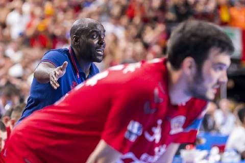Handball, EHF CL, Final Four, Finale, HC Vardar Skopje - Telekom Veszprem HC Köln, Deutschland 02. Juni 2019: Handball - EHF CL Finale - HC Vardar Skopje vs. Telekom Veszprem Trainer David Davis Camara (Veszprem) Gestik Geste gestikuliert Köln Lanxess Arena Deutschland