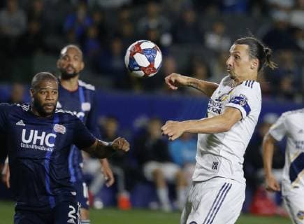 June 2, 2019 - Los Angeles, California, U.S - LA Galaxy forward Zlatan Ibrahimovic (9) of Sweden, controls the ball against New England Revolution defender Andrew Farrell (2) during the 2019 Major League Soccer MLS, Fussball Herren, USA match between LA Galaxy and New England Revolution in Carson, California, June 2, 2019. MLS 2019: New England Revolution 2:1 LA Galaxy - ZUMAc68_ 20190602_zaf_c68_007 Copyright: xRingoxChiux