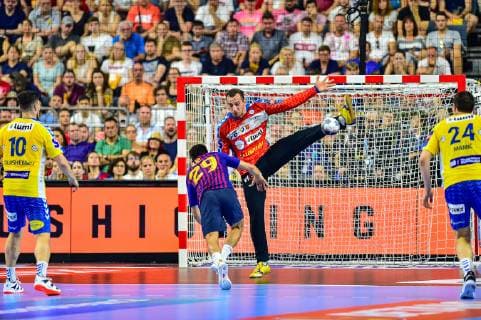 VELUX EHF FINAL4 2019 VELUX EHF FINAL4 2019 Spiel um Platz 3 Barca Lassa - PGE Vive Kielce 02.06.2019 LANXESS Arena Köln Nemanja Ilic ( 29 Barca Lassa) scheitert beim Siebenmeter. Köln. 02.06.19 Handball , Nordrhein-Westfalen Deutschland