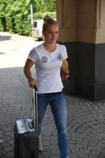 03.06.2019, GER, Frankfurt am Main, Frauenfussball, DFB Frauen, Damen Deutsche Frauen-Nationalmannschaft trifft sich in der Villa Kennedy vor dem Start der Frauen-Weltmeisterschaft vom 7. Juni bis 7. Juni 2019 in Frankreich Bild zeigt: Nationalspielerin Leonie Maier