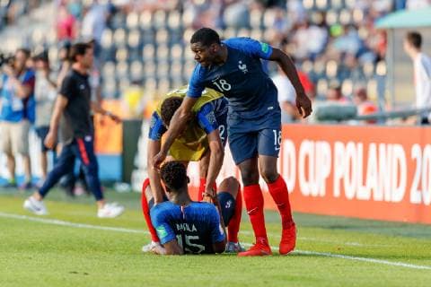 Bydgoszcz, Polen, 04.06.2019, FIFA Weltmeisterschaft Polen 2019, Achtelfinale, Frankreich - USA, Thomas Basila (FRA), William Saliba (FRA), Youssouf Fofana (FRA) enttaeuscht ( Defodi-01048-179657