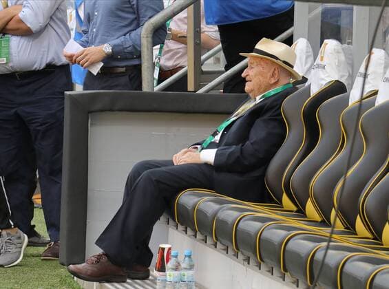 Sport Themen der Woche KW23 Sport Bilder des Tages Der aus Aachen stammende Ehrenpräsident des DFB Egidius Braun ist im Stadion - 05.06.2019: Öffentliches Training der Deutschen Nationalmannschaft DFB hautnah in Aachen *** The honorary president of the DFB, Egidius Braun, who comes from Aachen, will be in the stadium 05 06 2019 Public training of the German national team DFB up close in Aachen.
