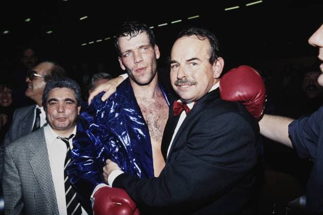 MASKE Henry erste mal Box Weltmeister mit Manager SAUERLAND Wilfried Profiboxen WM Kampf 1993 in der Philipshalle zwischen Henry Maske und Charles WILLIAMS am 20.Maerz 1993 in Duesseldorf *** MASKE Henry first time boxing world champion with manager SAUERLAND Wilfried Profiboxen WM fight 1993 in the Philipshalle between Henry Maske and Charles WILLIAMS on 20 March 1993 in Duesseldorf 