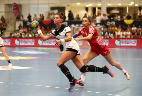Emily Boelk (Deutschland) im Zweikampf mit Marina Glavan (Kroatien) Deutschland vs Kroatien, Handball, WM-Qualifikation, 05.06.2019 Deutschland vs Kroatien, Handball, WM-Qualifikation, 05.06.2019 Hamm Copyright: xEIBNER RenexWeissx EP_RWS