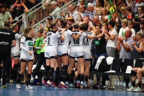 Die deutschen Spielerinnen feiern die Qualifikation fuer die WM Deutschland vs Kroatien, Handball, WM-Qualifikation, 05.06.2019 Deutschland vs Kroatien, Handball, WM-Qualifikation, 05.06.2019 Hamm Copyright: xEIBNER RenexWeissx EP_RWS