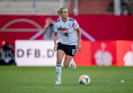 30. Mai 2019: Regensburg, Continental Arena: Fussball Laenderspiel Frauen: Deutschland - Chile: Deutschlands Lena Goessling am Ball.