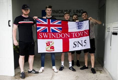 6th June 2019, St& xe1;dio D Afonso Henriques, Guimar& xe3;es, Portugal; UEFA Nations league Football semi-final, Netherlands versus England; The fans of England show their flags in the bars  ActionPlus12141535 NikolaxKrstic
