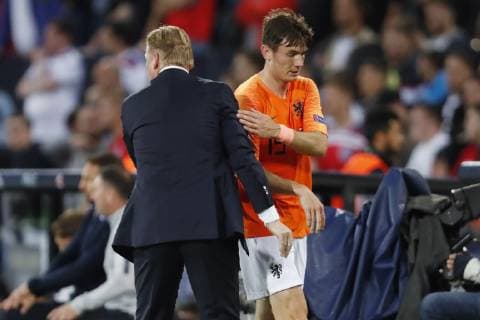 (l-r) Holland coach Ronald Koeman, Marten de Roon of Holland during the UEFA Nations League semi final match between The Netherlands and England at Estadio D. Afonso Henriques on June 06, 2019 in Guimaraes, Portugal UEFA Nations League 2018 2019 xVIxVIxImagesx xMauricexvanxSteenxIVx 14675807