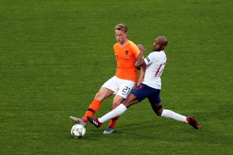 June 6, 2019 - Guimaraes, Portugal - GUIMARAES, PORTUGAL - JUNE 6: Frenkie de Jong of Netherlands (L) vies with Fabian Delph of England during the UEFA Nations League Semi-Final football match Netherlands vs England, at the Dom Afonso Henriques stadium in Guimaraes, Portugal, on June 6, 2019. Netherlands vs England - UEFA Nations League Semi-Final  - ZUMAn230 20190606_zaa_n230_426 Copyright: xPedroxFiuzax