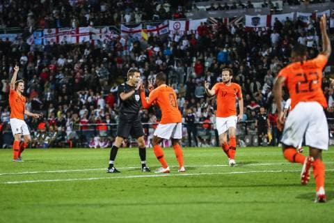 GUIMARAES, 06-06-2019, Estadio D. Afonso Henriques , UEFA Nations League Semi Final. Netherlands player Georginio Wijnaldum, protest to referee Clement Turpin during the game Netherlands - England Netherlands - England  x3611073x Copyright: