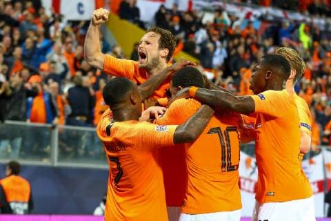 UEFA Nations League 2019 - Semi Final - The Netehrlands v England 06-06-2019: Voetbal: Nederland v Engeland: Guimaraes Semi final UEFA Nations League 2019 Daley Blind of The Netherlands, Steven Bergwijn of The Netherlands, Memphis Depay of The Netherlands