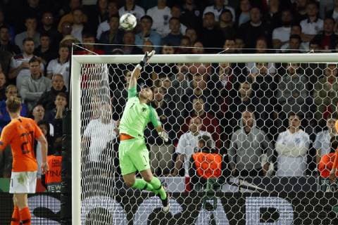 Holland goalkeeper Jasper Cillessen during the UEFA Nations League semi final match between The Netherlands and England at Estadio D. Afonso Henriques on June 06, 2019 in Guimaraes, Portugal UEFA Nations League 2018 2019 xVIxVIxImagesx xMauricexvanxSteenxIVx 14676414