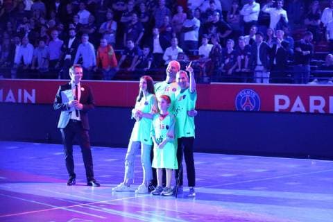 Thierry Omeyer Femme Enfants (Paris) HANDBALL : Lidl Starligue - 26eme journee - Paris Saint-Germain HB vs Cesson-Rennes Metropole HB - 06 06 2019 KevinDomas Panoramic 