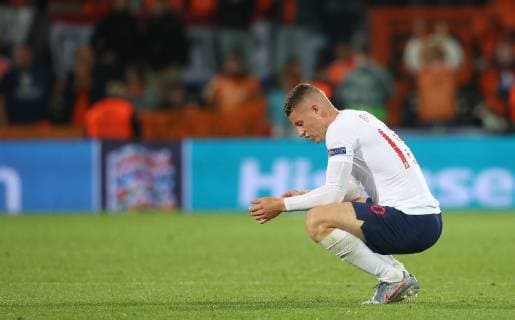 Sport Bilder des Tages Netherlands v England UEFA Nations League Semi-Final Ross Barkley of England shows dejection at full time during the UEFA Nations League Semi-Final match at Estadio D. Afonso Henrique, Guimaraes Content Not Available For UK Newspapers Copyright: xPaulxChestertonx FIL-13327-0192