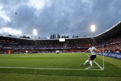 Netherlands v England UEFA Nations League Semi-Final Ben Chilwell of England takes a corner during the UEFA Nations League Semi-Final match at Estadio D. Afonso Henrique, Guimaraes Content Not Available For UK Newspapers Copyright: xPaulxChestertonx FIL-13327-0233