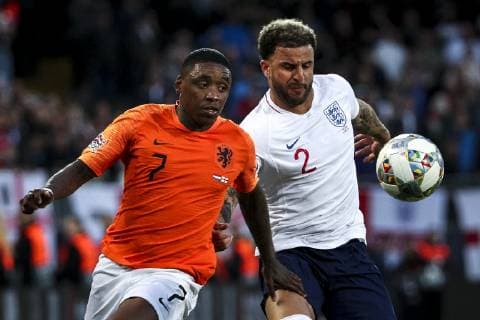 June 6, 2019 - Guimares, Portugal - Steven Bergwijn of Netherlands and PSV Eindhoven and Kyle Walker of England and Manchester City FC during the UEFA Nations League Semi-Final football match Netherlands vs England at D.Afonso Henriques stadium in Guimares on June 6, 2019. ..( NurPhoto) Netherlands v England - UEFA Nations League Semi-Final  - ZUMAn230 20190606_zaa_n230_578 Copyright: xFilipexAmorimx