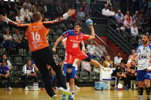 Torwurf von Jannik Hausmann (Balingen) TV Grosswallstadt vs HBW Balingen-Weilstetten, Handball, 2. Bundesliga, 08.06.2019 TV Grosswallstadt vs HBW Balingen-Weilstetten, Handball, 2. Bundesliga, 08.06.2019 Elsenfeld Copyright: xWeissx Eibner-Pressefotox EP_rws