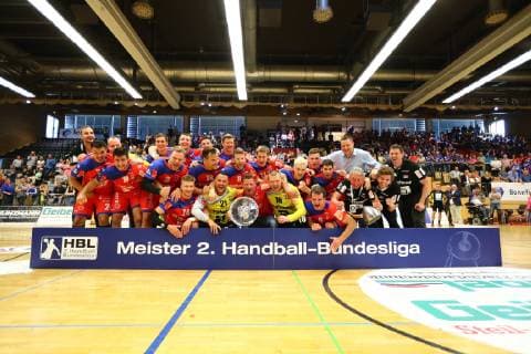 Die Balinger Mannschaft feiert die Meisterschaft in der 2. Bundesliga TV Grosswallstadt vs HBW Balingen-Weilstetten, Handball, 2. Bundesliga, 08.06.2019 TV Grosswallstadt vs HBW Balingen-Weilstetten, Handball, 2. Bundesliga, 08.06.2019 Elsenfeld Copyright: xWeissx Eibner-Pressefotox EP_rws