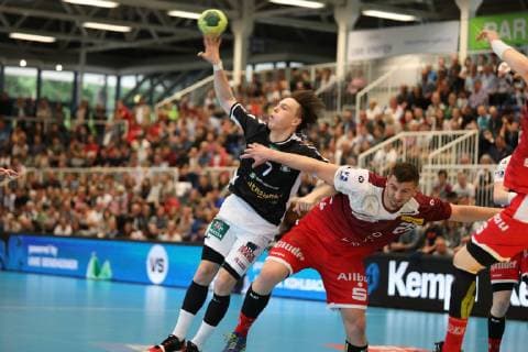 Handball,2.Bundesliga,Stadion Am Hallo ,Essen,TUSEM Essen gegen Sportverein Hamburg,08,06,2019,Stadion Am Hallo,Essen Leif Tissier 7 HSV,Dennis Szczesny 22 Sport,Handball,2.Bundesliga,Stadion Am Hallo ,Essen,TUSEM Essen gegen Sportverein Hamburg,08,06,2019 Essen Copyright: xEIBNER RonaldxBrendelx EP_RBL