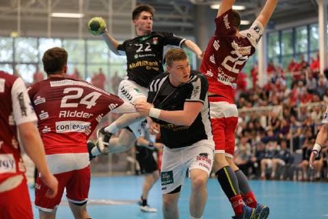Handball,2.Bundesliga,Stadion Am Hallo ,Essen,TUSEM Essen gegen Sportverein Hamburg,08,06,2019,Stadion Am Hallo,Essen Philop Bauer 22 HSV,Carsten Ridder 24,Dennis Szczesny 22 Sport,Handball,2.Bundesliga,Stadion Am Hallo ,Essen,TUSEM Essen gegen Sportverein Hamburg,08,06,2019 Essen Copyright: xEIBNER RonaldxBrendelx EP_RBL