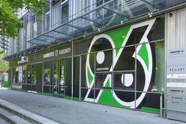 Fan-Shop von Hannover 96 an der HDI Arena - gesehen am 08.06.2ß19