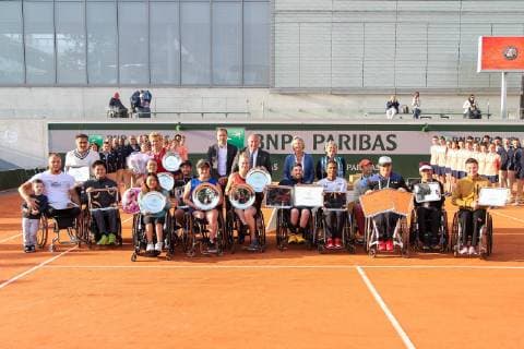 Sport Bilder des Tages All the winners and runner-ups pose with their trophies during the trophy ceremony of the French Open wheelchair and quad wheelchair tennis tournament at the Roland Garros in Paris, France on June 8, 2019.  (105399056)