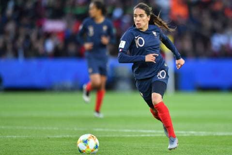 Fussball, FIFA Frauen-WM 2019, Frankrijk v Korea 07-06-2019: WK Voetbal: Vrouwen Frankrijk v Zuid-Korea: Parijs Amel Majri (Frankreich) (10) attacking with Ball in midfield