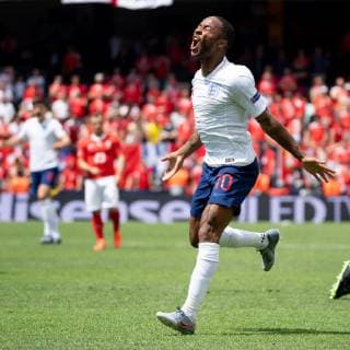 Guimaraes, Portugal, 09.06.2019, UEFA Nations League, Spiel um Platz 3, Schweiz - England, Raheem Sterling (ENG) gestikuliert, gestik ( Defodi-01053043018