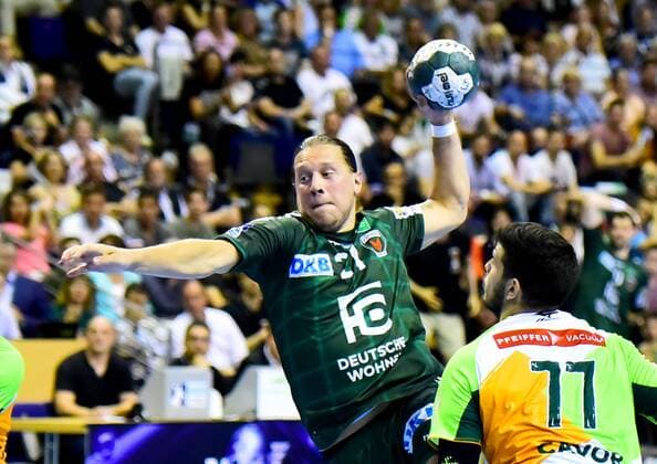 09.06.2019, xlakx, Handball HBL, Fuechse Berlin - HSG Wetzlar emspor, v.l.zum SDprungwurf Mattias Zachrisson(Fuechse Berlin 21),Stefan Cavor (HSG Wetzlar 77) Berlin